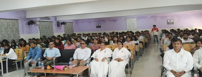 सुल्तानपुर में ब्रह्माकुमारीज़ ने विद्यार्थियों, सीआरपीएफ प्रशिक्षार्थियों और शहरवासियों को दिया आत्मशक्ति एवं आंतरिक… सुल्तानपुर में ब्रह्माकुमारीज़ ने विद्यार्थियों, सीआरपीएफ प्रशिक्षार्थियों और शहरवासियों को दिया आत्मशक्ति एवं आंतरिक नेतृत्व का संदेश — photo gallery 2