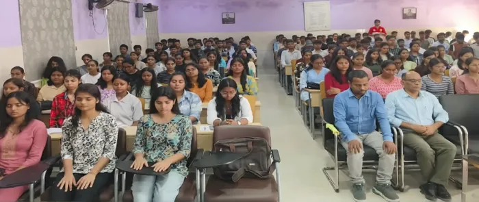 सुल्तानपुर में ब्रह्माकुमारीज़ ने विद्यार्थियों, सीआरपीएफ प्रशिक्षार्थियों और शहरवासियों को दिया आत्मशक्ति एवं आंतरिक… सुल्तानपुर में ब्रह्माकुमारीज़ ने विद्यार्थियों, सीआरपीएफ प्रशिक्षार्थियों और शहरवासियों को दिया आत्मशक्ति एवं आंतरिक नेतृत्व का संदेश — photo gallery 6