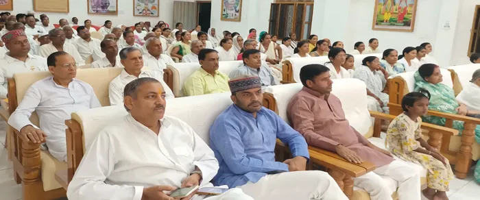 सुल्तानपुर में ब्रह्माकुमारीज़ ने विद्यार्थियों, सीआरपीएफ प्रशिक्षार्थियों और शहरवासियों को दिया आत्मशक्ति एवं आंतरिक… सुल्तानपुर में ब्रह्माकुमारीज़ ने विद्यार्थियों, सीआरपीएफ प्रशिक्षार्थियों और शहरवासियों को दिया आत्मशक्ति एवं आंतरिक नेतृत्व का संदेश — photo gallery 7