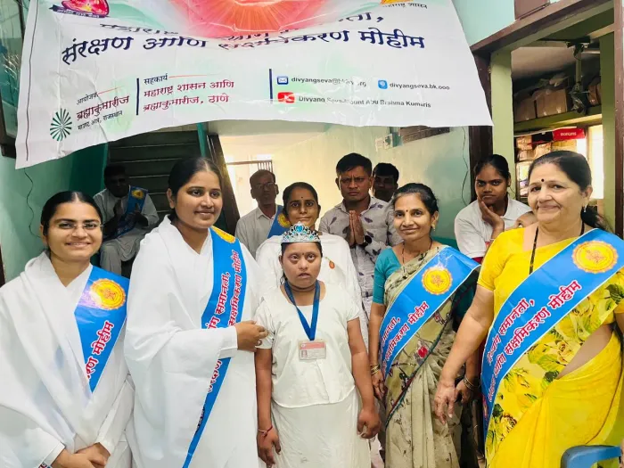 ठाणे शहर में लोधा अपर ठाणे सेंटर द्वारा दिव्यांग सेवा कार्यक्रम का आयोजन