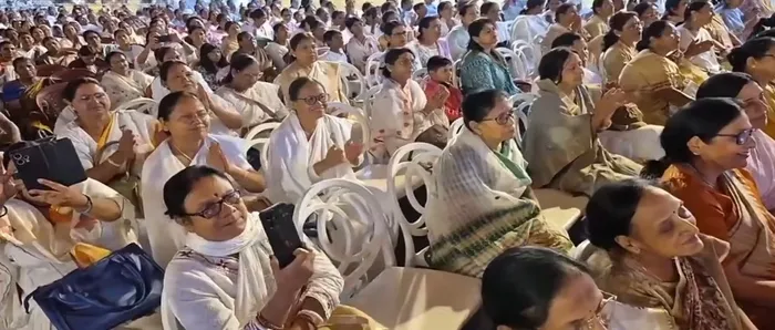 तिनसुकिया में गूंजा स्वर्ण जयंती का संदेश, आध्यात्मिक जागृति और निस्वार्थ सेवा के 50 वर्षों का भव्य उत्सव — photo gal… तिनसुकिया में गूंजा स्वर्ण जयंती का संदेश, आध्यात्मिक जागृति और निस्वार्थ सेवा के 50 वर्षों का भव्य उत्सव — photo gallery 3