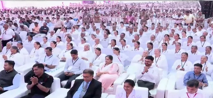 राष्ट्रपति श्रीमती द्रौपदी मुर्मू जी ने वडोदरा में ग्लोबल स्पिरिचुअल पैलेस रिट्रीट सेंटर का किया लोकार्पण — photo gal… राष्ट्रपति श्रीमती द्रौपदी मुर्मू जी ने वडोदरा में ग्लोबल स्पिरिचुअल पैलेस रिट्रीट सेंटर का किया लोकार्पण — photo gallery 5