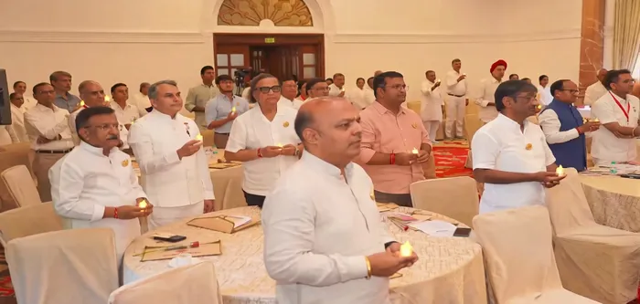वडोदरा के लक्ष्मी विलास पैलेस में बीके शिवानी दीदी का प्रेरणादायी संदेश — मानवीय मूल्यों और मूल्यनिष्ठ नेतृत्व से होग… वडोदरा के लक्ष्मी विलास पैलेस में बीके शिवानी दीदी का प्रेरणादायी संदेश — मानवीय मूल्यों और मूल्यनिष्ठ नेतृत्व से होगा सकारात्मक परिवर्तन — article photo 12
