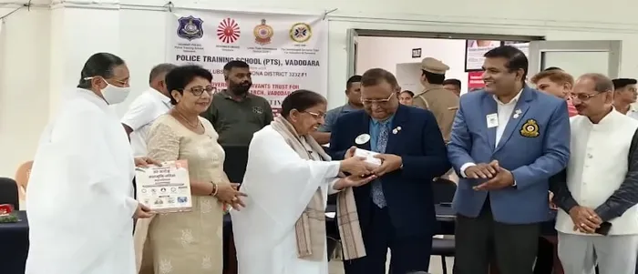 वडोदरा में पुलिस अधिकारियों एवं प्रशिक्षुओं के लिए सम्मान एवं प्रेरणा समारोह का आयोजन — photo gallery 5 वडोदरा में पुलिस अधिकारियों एवं प्रशिक्षुओं के लिए सम्मान एवं प्रेरणा समारोह का आयोजन — photo gallery 5