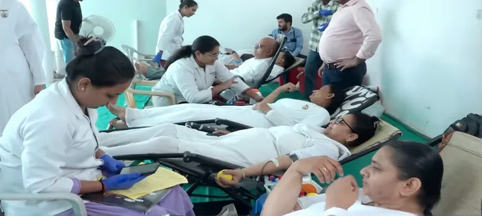 विश्व बंधुत्व रक्तदान महाअभियान — सेवा केंद्रों पर मानव सेवा का महायज्ञ — article photo 9 विश्व बंधुत्व रक्तदान महाअभियान — सेवा केंद्रों पर मानव सेवा का महायज्ञ — article photo 9