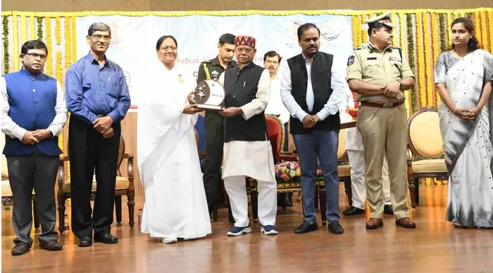 हैदराबाद में विश्व रक्तदाता दिवस पर ब्रह्माकुमारीज़ संस्था को मानव सेवा एवं रक्तदान अभियान हेतु विशेष सम्मान