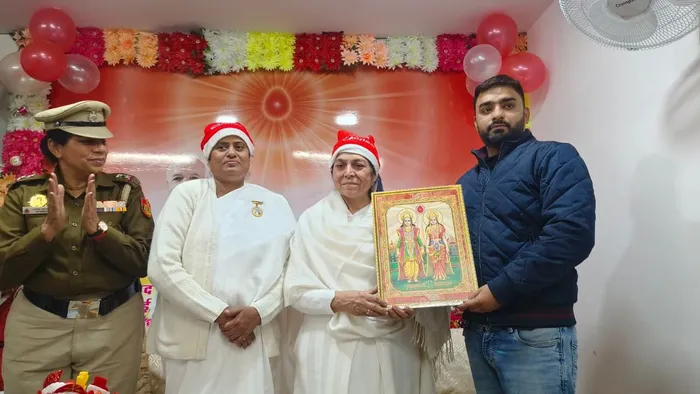 पश्चिमी दिल्ली में ओम विहार ब्रह्माकुमारी सेवा केंद्र द्वारा मेडिटेशन डे एवं क्रिसमस डे समारोह आयोजित — gallery photo 6