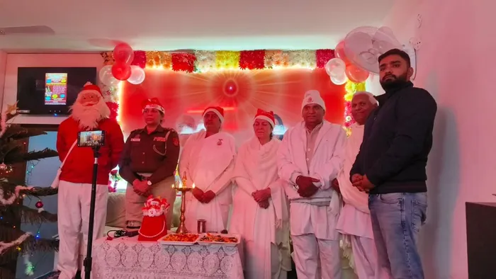 पश्चिमी दिल्ली में ओम विहार ब्रह्माकुमारी सेवा केंद्र द्वारा मेडिटेशन डे एवं क्रिसमस डे समारोह आयोजित — gallery photo 2