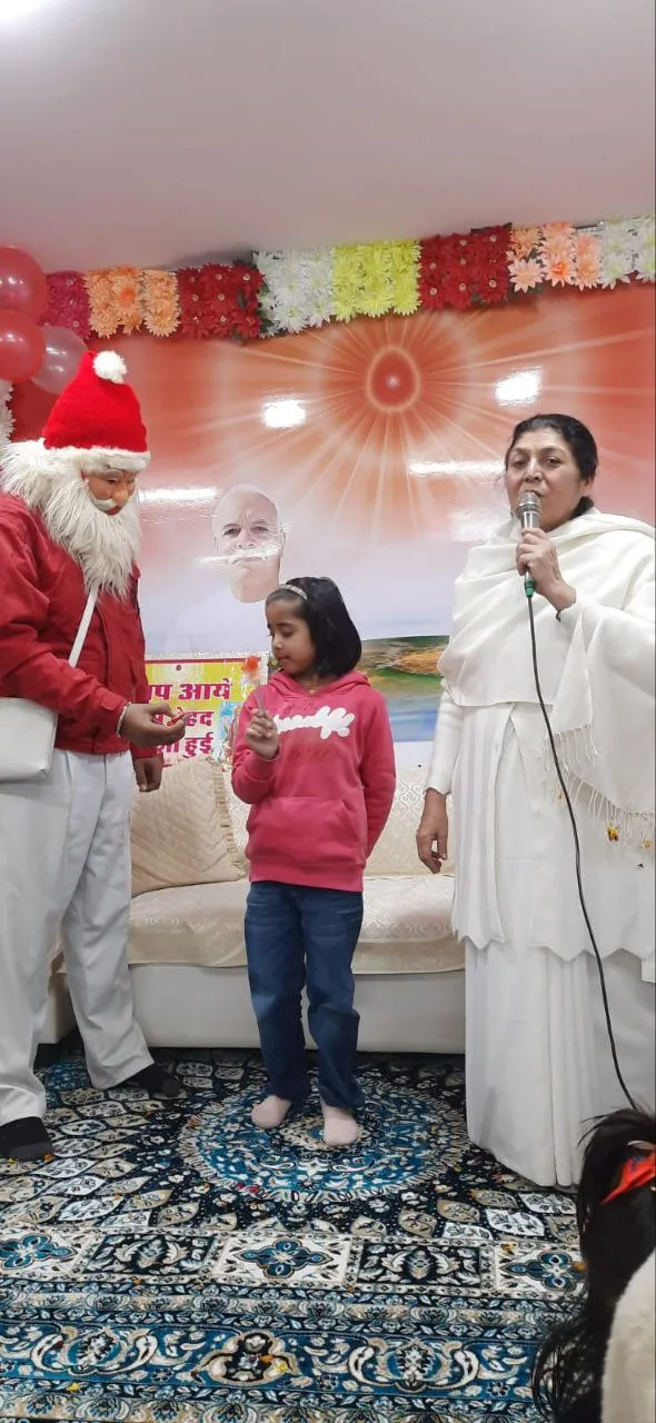पश्चिमी दिल्ली में ओम विहार ब्रह्माकुमारी सेवा केंद्र द्वारा मेडिटेशन डे एवं क्रिसमस डे समारोह आयोजित — gallery photo 5