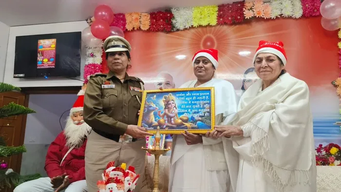 पश्चिमी दिल्ली में ओम विहार ब्रह्माकुमारी सेवा केंद्र द्वारा मेडिटेशन डे एवं क्रिसमस डे समारोह आयोजित — gallery photo 3